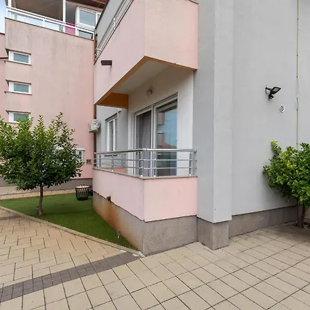 Apartman Equilibrium زادار